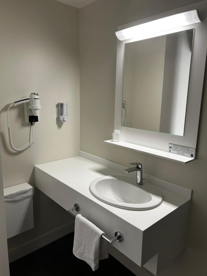 Hotel Wood Inn Bordeaux Aeroport Мериньяк Экстерьер фото
