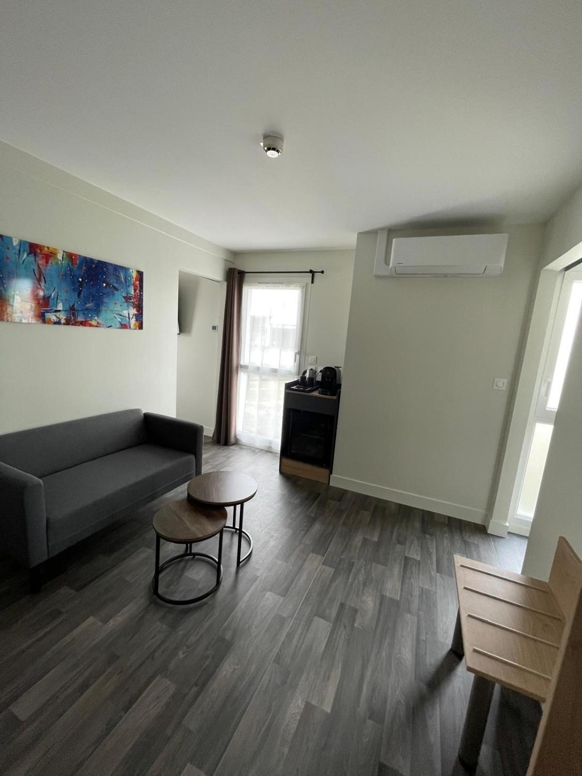 Hotel Wood Inn Bordeaux Aeroport Мериньяк Экстерьер фото